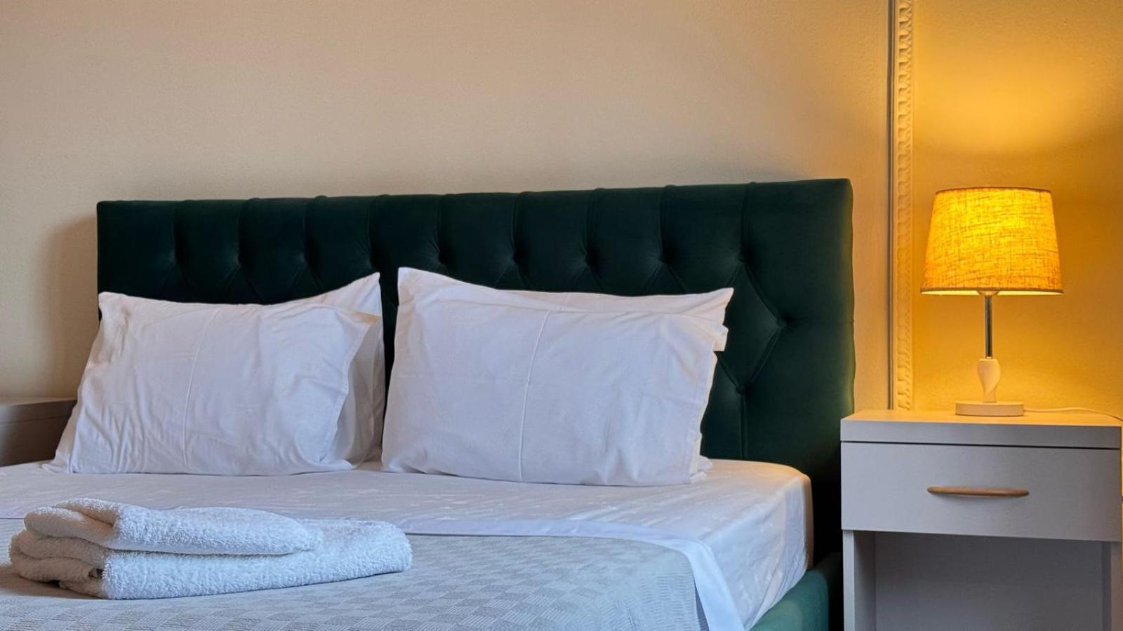 Apartament At Pazari Ri *